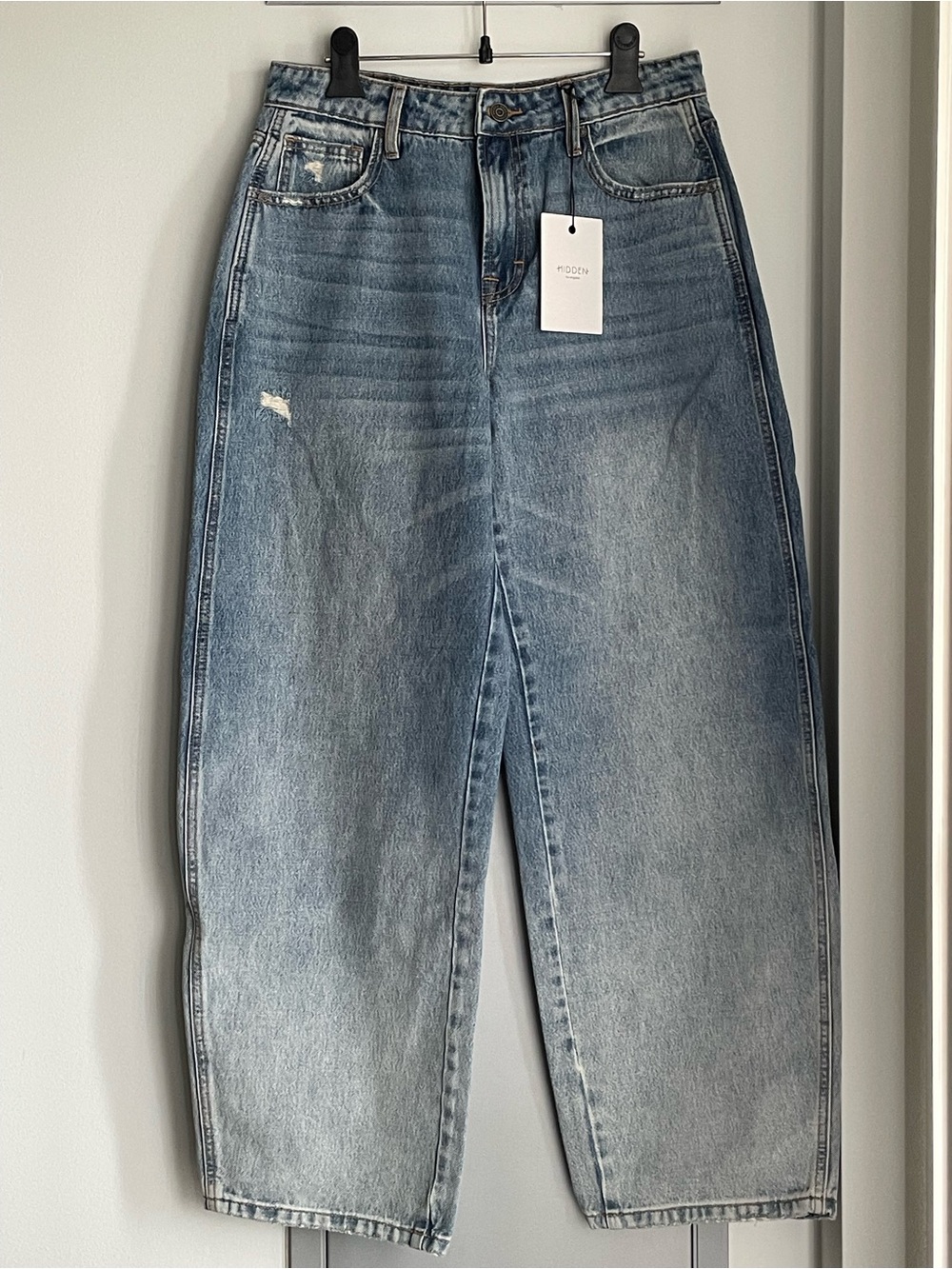 NWT HIDDEN Sammie High Rise Barrel Leg Jeans